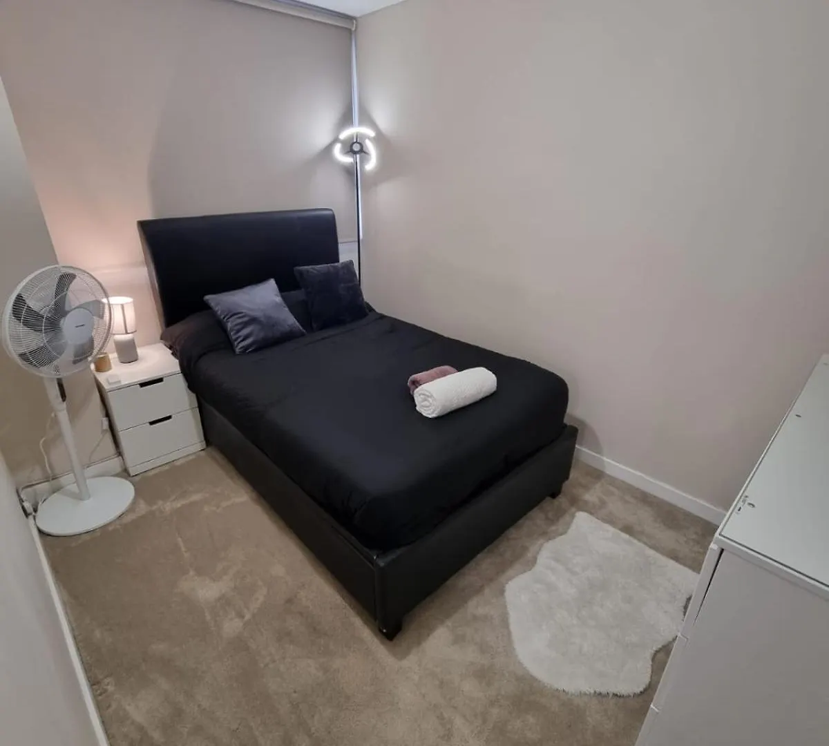 Stylish London Apartment & Free Parking