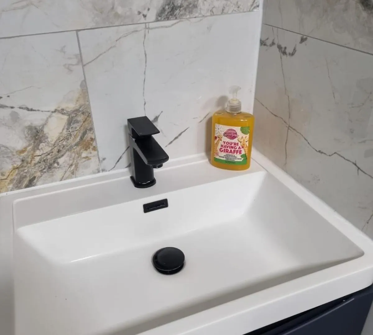 Stylish London Apartment & Free Parking United Kingdom