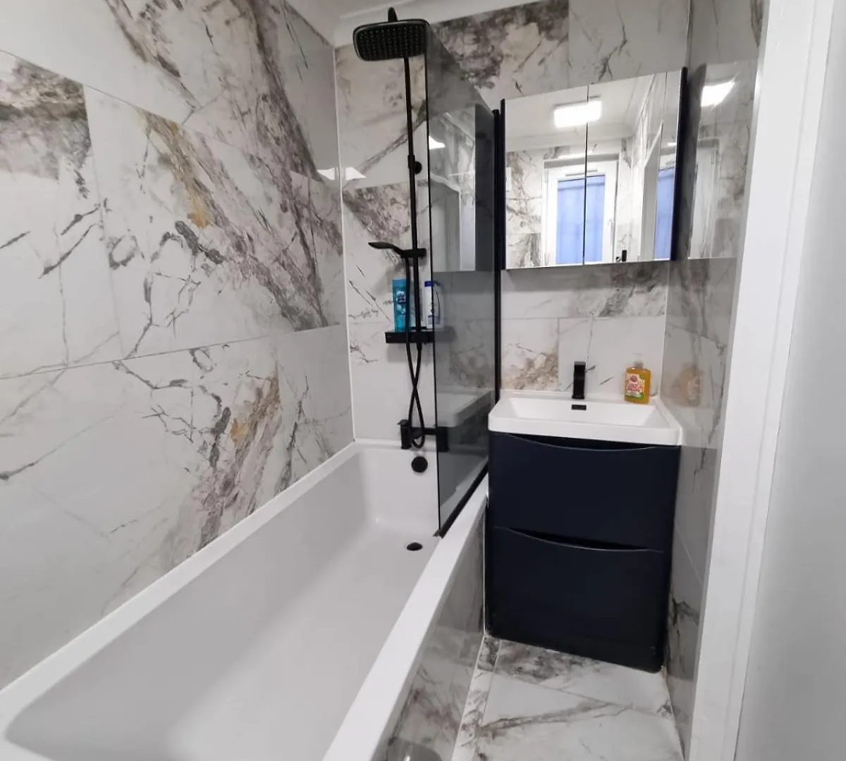 Stylish London Apartment & Free Parking