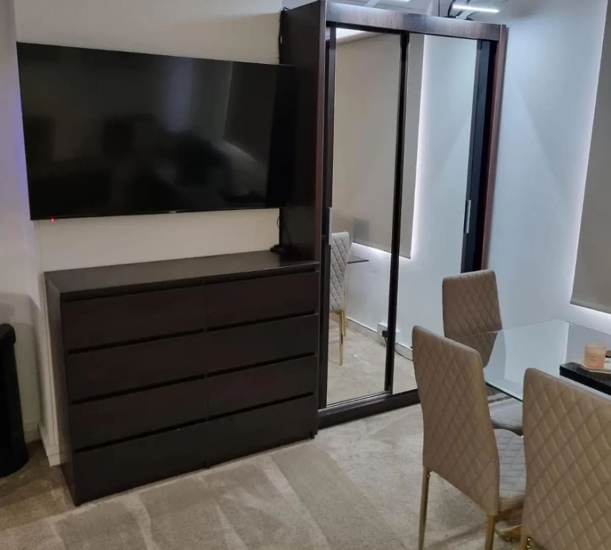 Stylish London Apartment & Free Parking