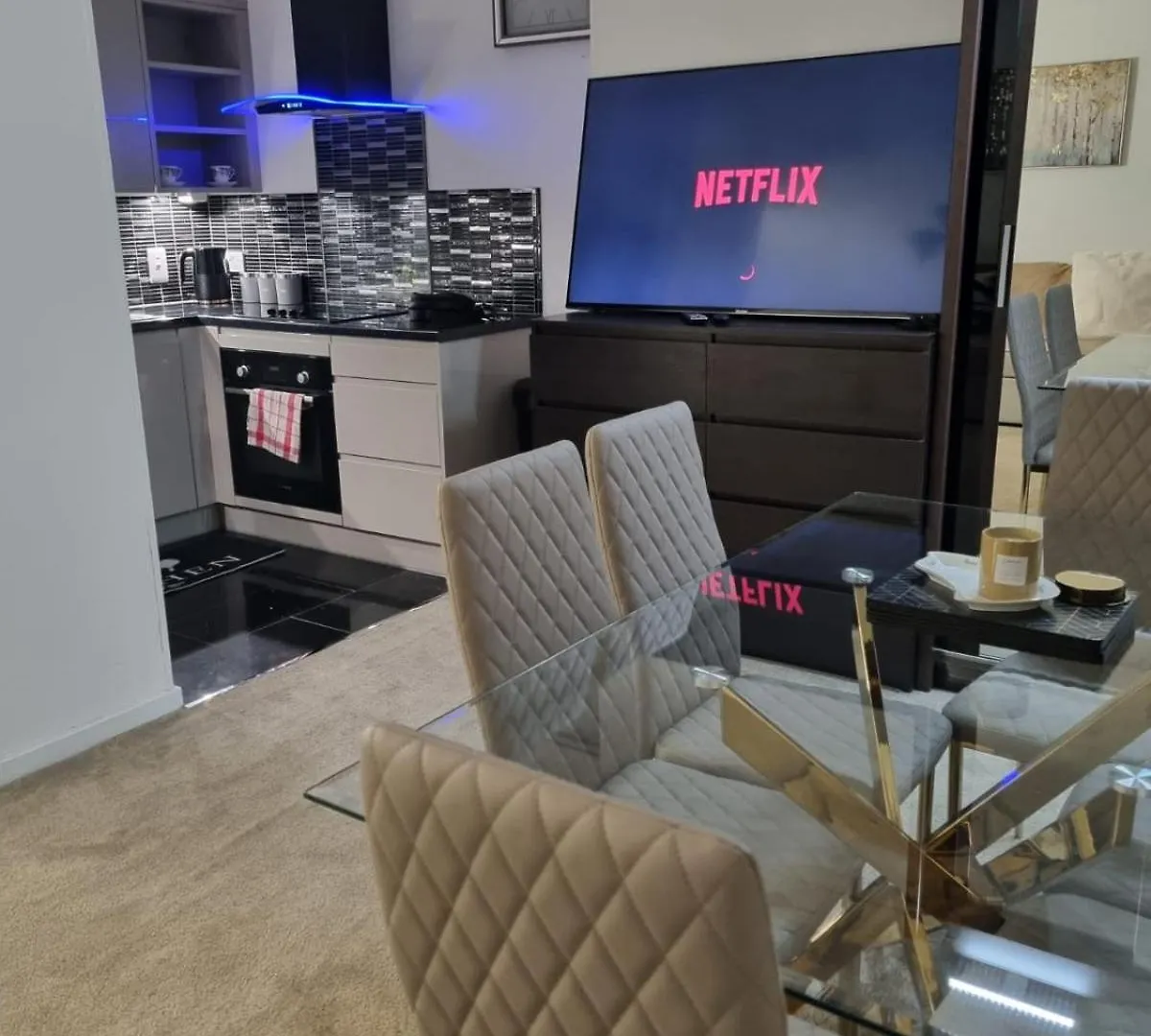 Stylish London Apartment & Free Parking